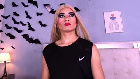 emily_castillo1_ online show from November 12, 4:25 am