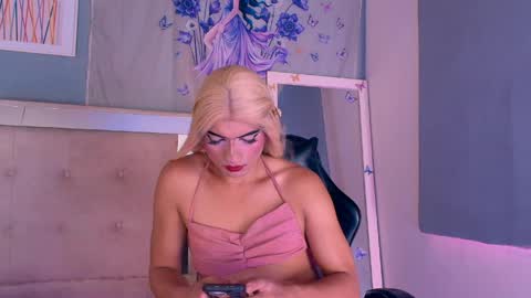 emily_castillo1_ online show from May 31, 7:17 am