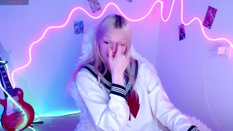 Snapshot of emily_nyaffe chatting on September 27, 10:19 pm Lia online show from September 27, 10:19 pm