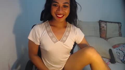 erika_madrigal online show from December 16, 12:37 am