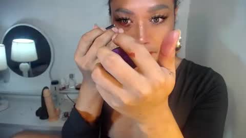 erika_madrigal online show from September 24, 9:54 pm