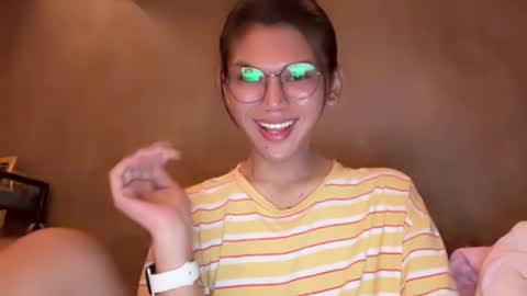 Chelliane online show from March 19, 1:16 am