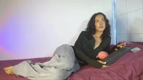 Snapshot of estefa_g chatting on February 17, 6:04 pm Estefa G online show from February 17, 6:04 pm