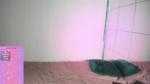 Estefa G online show from November 11, 8:10 pm