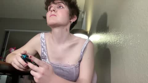 Snapshot of evermoore_24 chatting on January 15, 3:54 am ever moore online show from January 15, 3:54 am