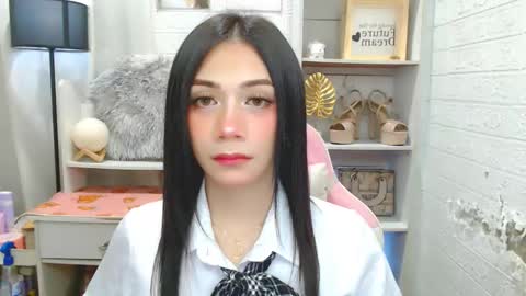 exotictssavie online show from December 2, 7:06 pm