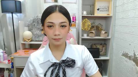 exotictssavie online show from February 5, 8:36 pm