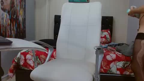 extrella_latina22 online show from December 8, 11:08 pm