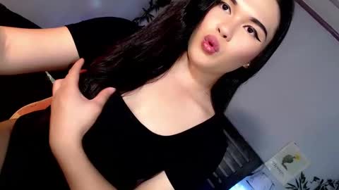 DANIELLA - DONT FORGET TO GIVE ME A THUMBSU UP online show from March 9, 12:20 pm