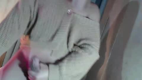 DANIELLA - DONT FORGET TO GIVE ME A THUMBSU UP online show from March 18, 4:24 am