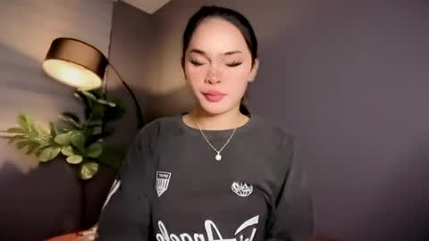 farrahmoanx online show from July 13, 7:49 pm
