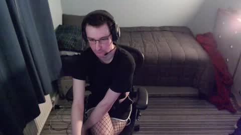 Skye online show from October 26, 12:50 am