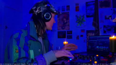 Fern next stream 430pm Monday PST online show from August 9, 11:37 am
