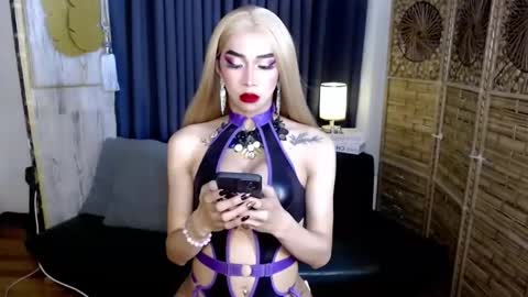 foxy_goddess online show from February 1, 5:00 pm