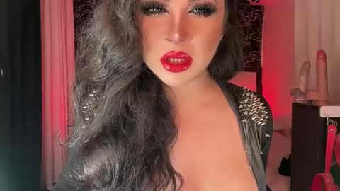 Snapshot of gaylecious chatting on January 1, 9:07 am gayle online show from January 1, 9:07 am