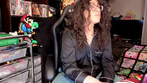 glaceon9 online show from April 18, 7:07 pm