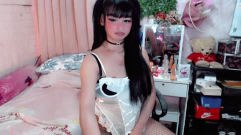jenn online show from April 4, 8:01 am