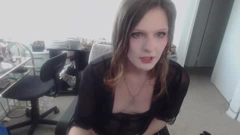 Goddess of Insanity online show from November 24, 4:42 pm