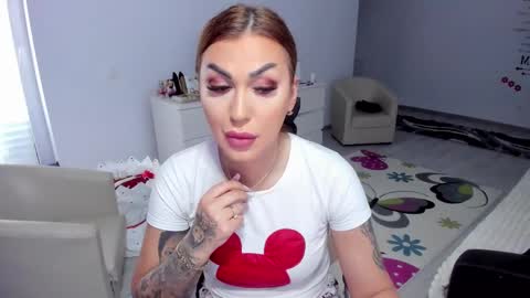 Nicole.. online show from February 20, 6:28 am