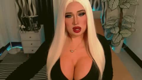 PAULATHEONE online show from November 27, 4:26 am