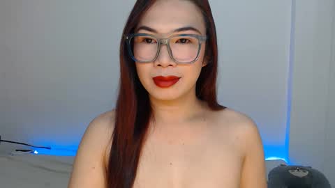 Hannah online show from November 2, 2:42 am