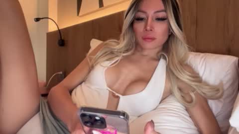 Im your naughty girl and porn star in bed Hannah online show from November 14, 2:08 am