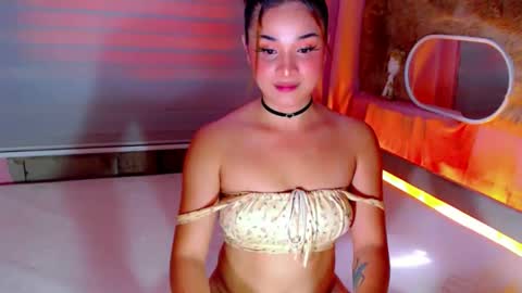 Snapshot of heavenlypleasurexx chatting on October 31, 1:26 am HEAVEN online show from October 31, 1:26 am