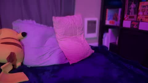 Saoirse online show from December 11, 2:00 am