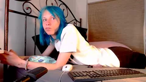 hi im Hika online show from June 23, 10:18 pm