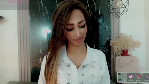 Hilary Avilan online show from March 28, 7:27 pm