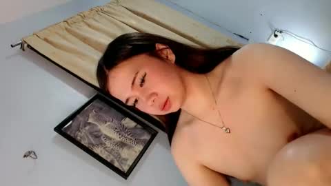 Snapshot of holly_sasa chatting on October 20, 3:04 pm Sasa online show from October 20, 3:04 pm