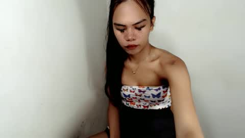 Snapshot of hollyhalo chatting on October 21, 12:03 am hollyhalo online show from October 21, 12:03 am