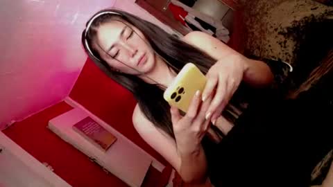 its me CLAUDIA online show from June 14, 1:34 pm