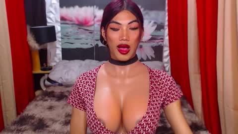 Julli Anna online show from December 16, 1:10 am