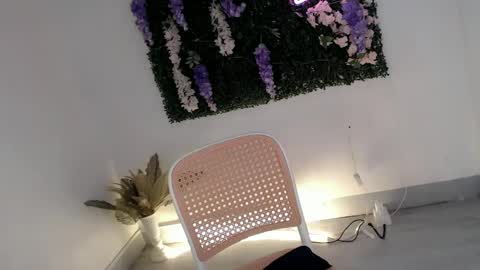 Selena online show from March 6, 5:29 pm