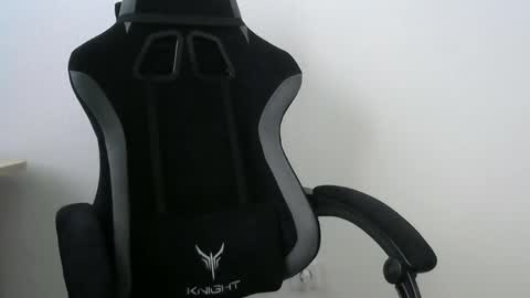 Jade online show from April 2, 1:42 pm