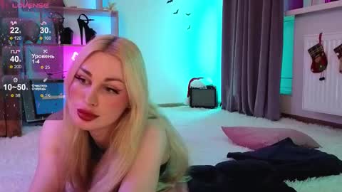  Dina  Help me reach 100 likes  online show from December 21, 8:03 pm