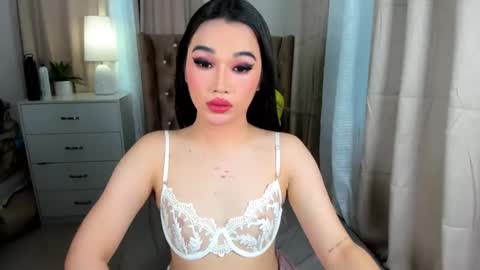 indestructabletrixie online show from December 18, 5:37 am