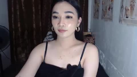 indestructabletrixie online show from January 4, 11:11 am