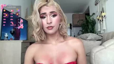 Isabella online show from June 26, 2:21 pm