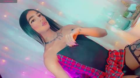 isabellagirs online show from January 14, 7:06 am