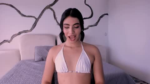 Isa online show from February 11, 9:03 pm