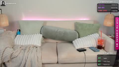 itschloelaurent online show from June 10, 5:01 pm