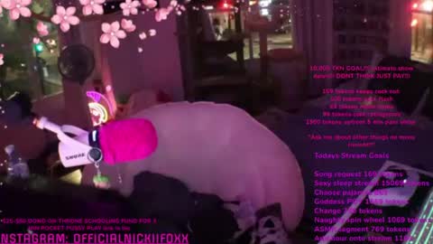 Nicki Foxx online show from August 9, 4:40 am
