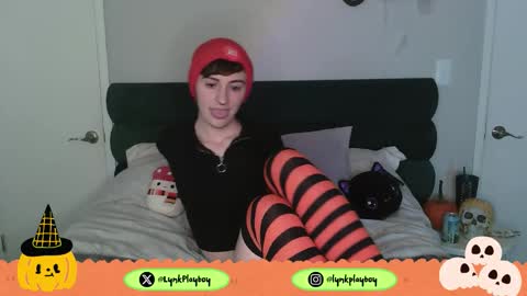 Snapshot of jadedfemboy chatting on October 31, 11:57 pm Jaden Lynx online show from October 31, 11:57 pm