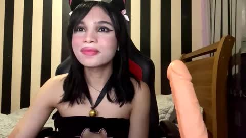 Mia online show from February 7, 11:22 pm