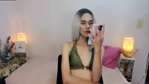 Snapshot of jelayasianxx chatting on October 13, 1:33 pm Lexie online show from October 13, 1:33 pm