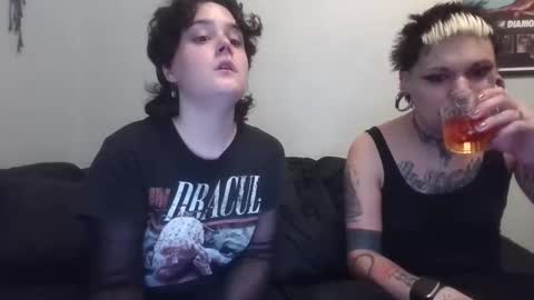 Snapshot of jessandpup chatting on September 10, 2:43 am Jess and Pup online show from September 10, 2:43 am