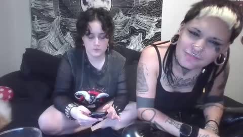 Snapshot of jessandpup chatting on September 13, 12:16 am Jess and Pup online show from September 13, 12:16 am