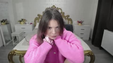 jessycatop online show from February 3, 9:14 am